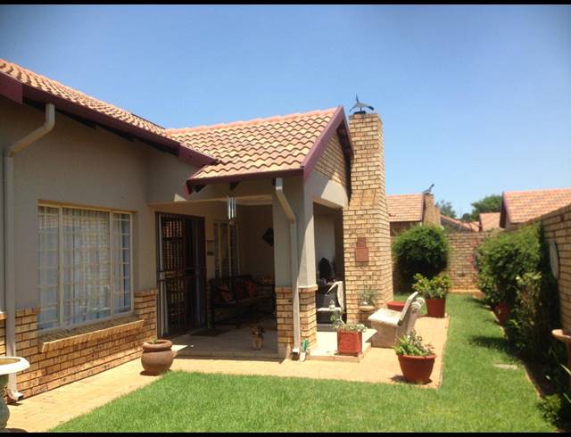 2 BEDROOM TOWNHOUSE SOLD IN SINOVILLE